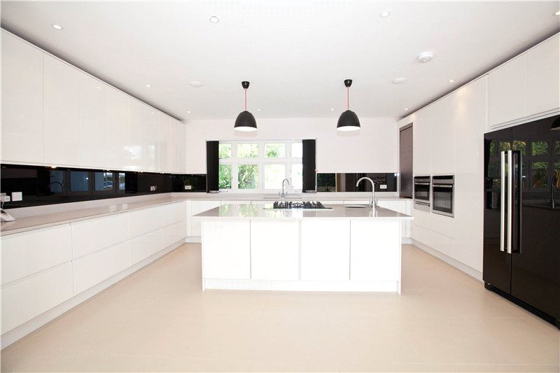 Property photo 1 of 15 Kitchen