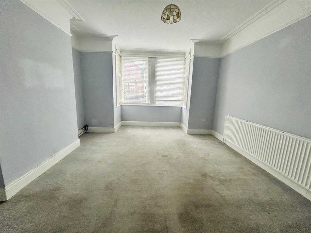 Property photo 2 of 17 01323 438506
