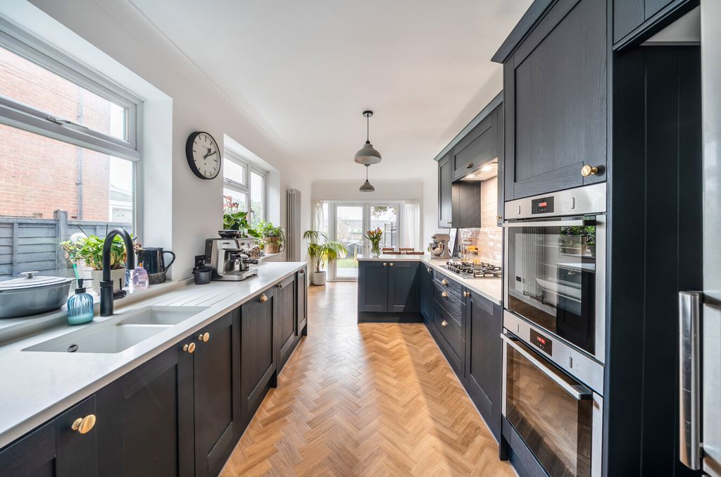 Property photo 3 of 15 1383847-21-695Fe7...