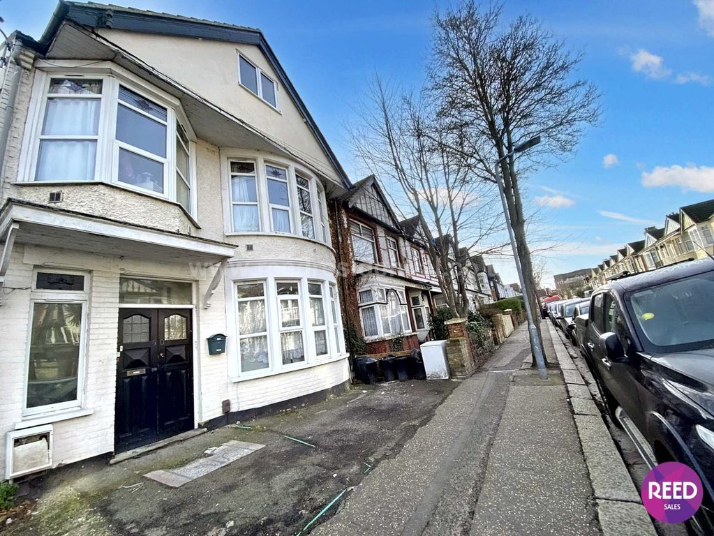 Property photo 1 of 12
