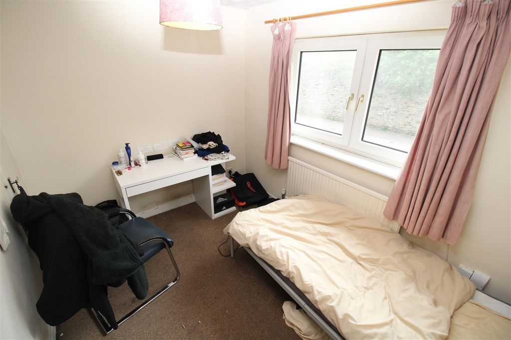 Property photo 3 of 5 Bright Workspace With Natural Light And Desk...