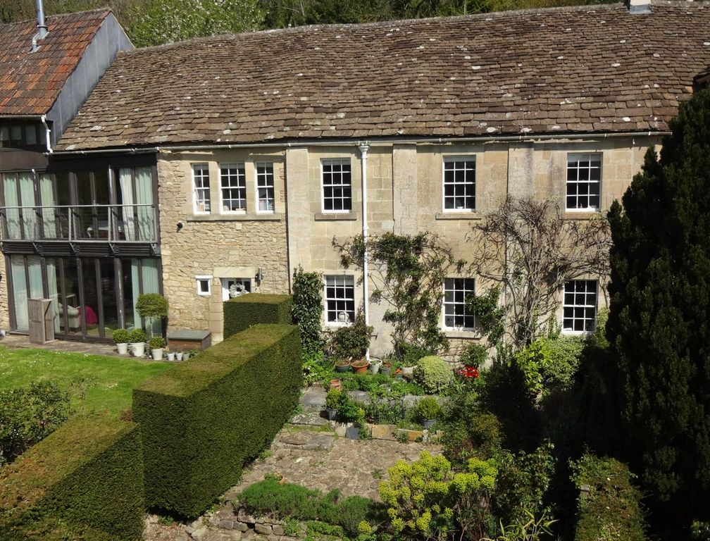Property photo 1 of 15 External