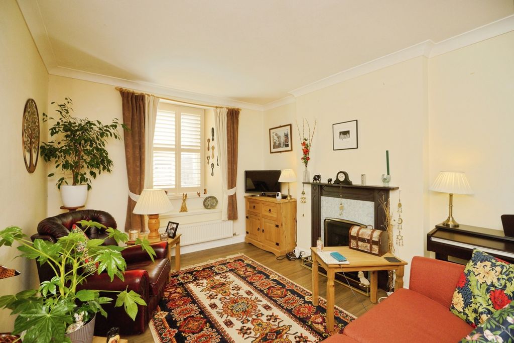 Property photo 2 of 21 Pbox-Img.Jpg