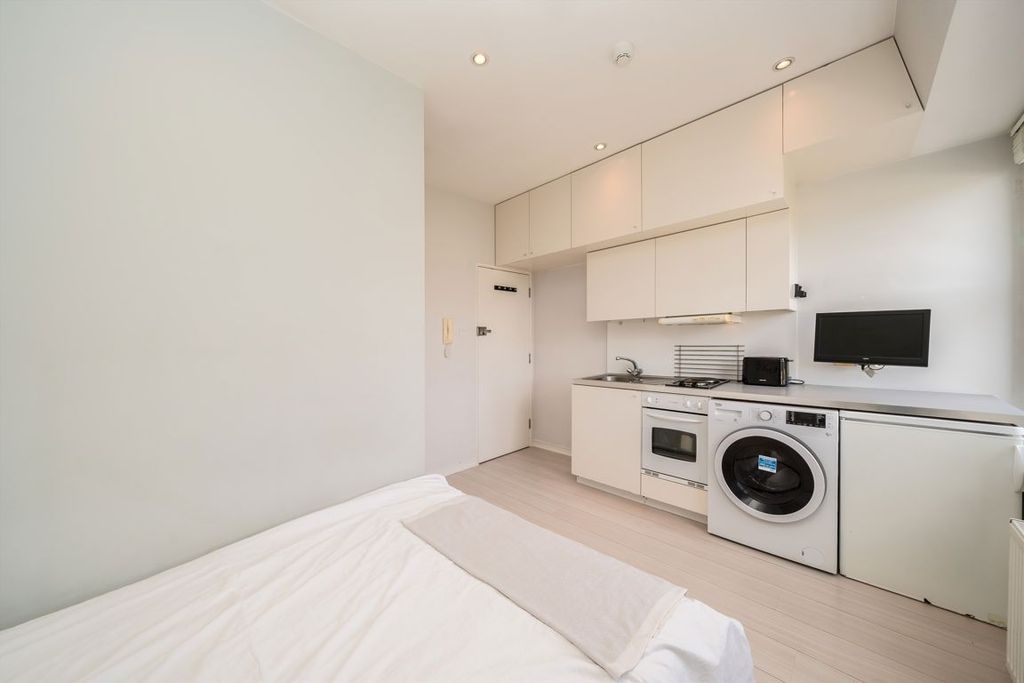 Property photo 3 of 5