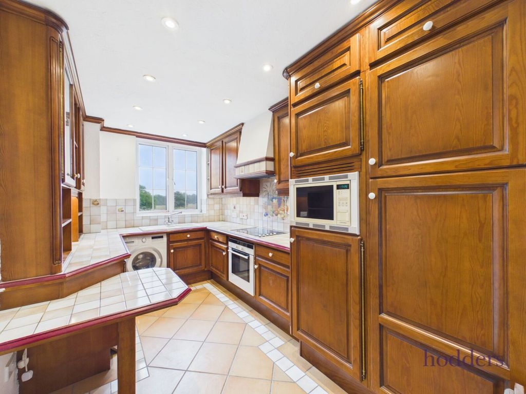 Property photo 3 of 27 Picture No. 31