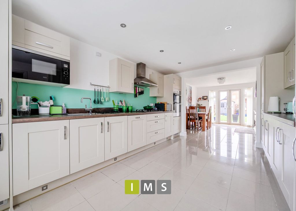 Property photo 3 of 16