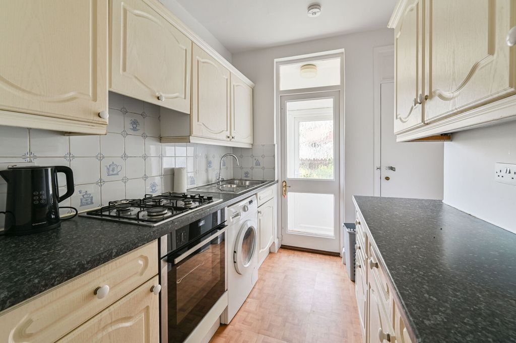 Property photo 2 of 16