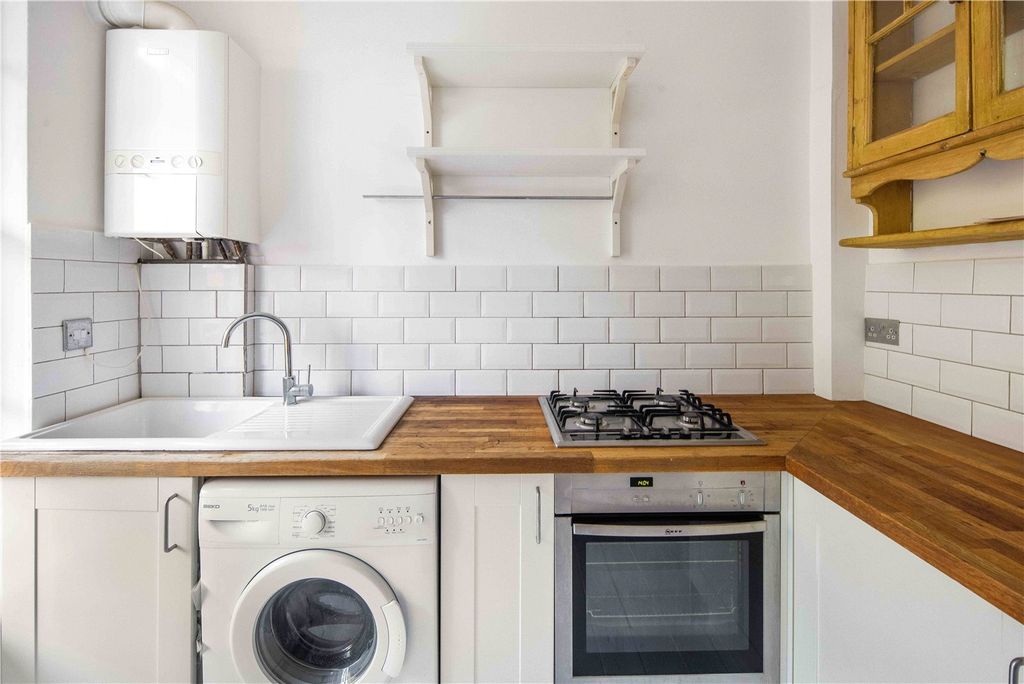 Property photo 3 of 15 Kitchen