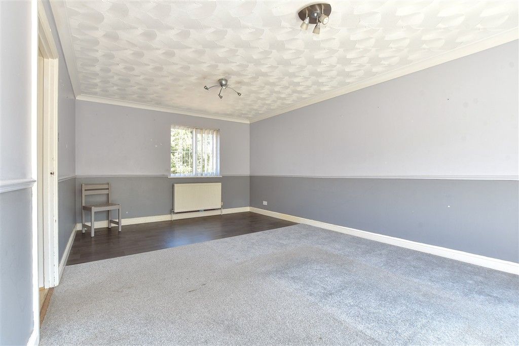 Property photo 1 of 10 Lounge