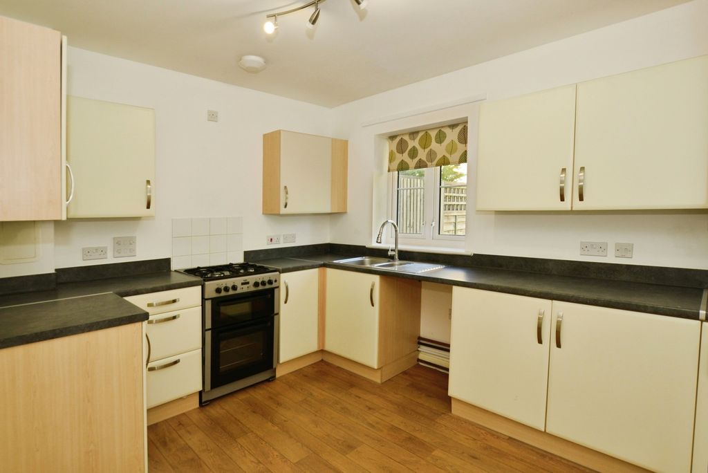 Property photo 3 of 13 Kitchen