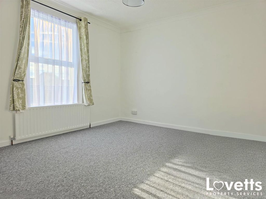 Property photo 3 of 18 Bedroom 2