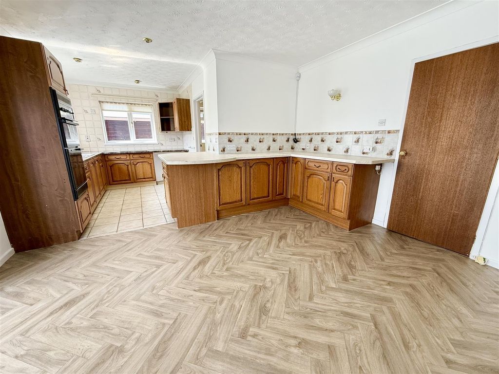 Property photo 2 of 19 Kitchen Dining