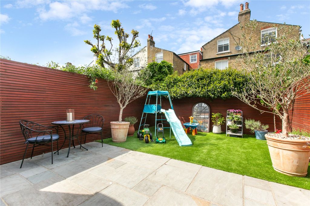 Property photo 2 of 14 Picture No. 25