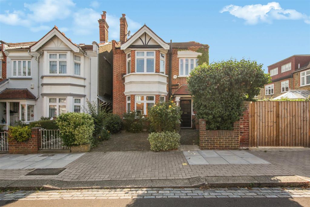 Property photo 1 of 16 Dungarvan Avenue