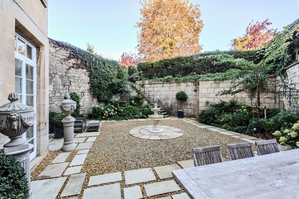 Property photo 2 of 15 Private Walled Garden