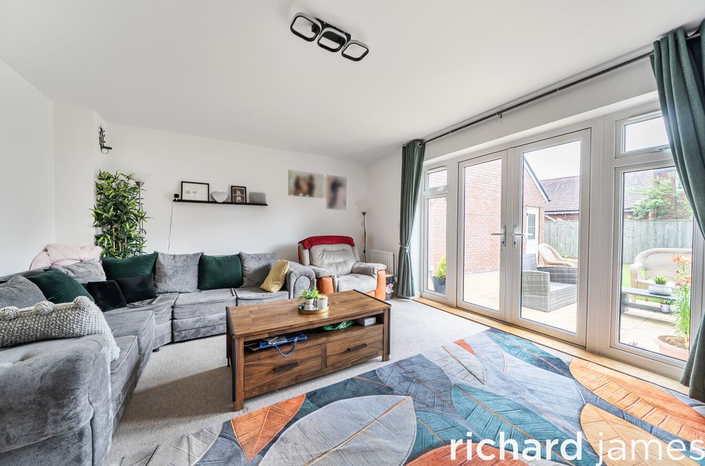 Property photo 3 of 12 00Bd38042A01484A81d8F062507A9d75