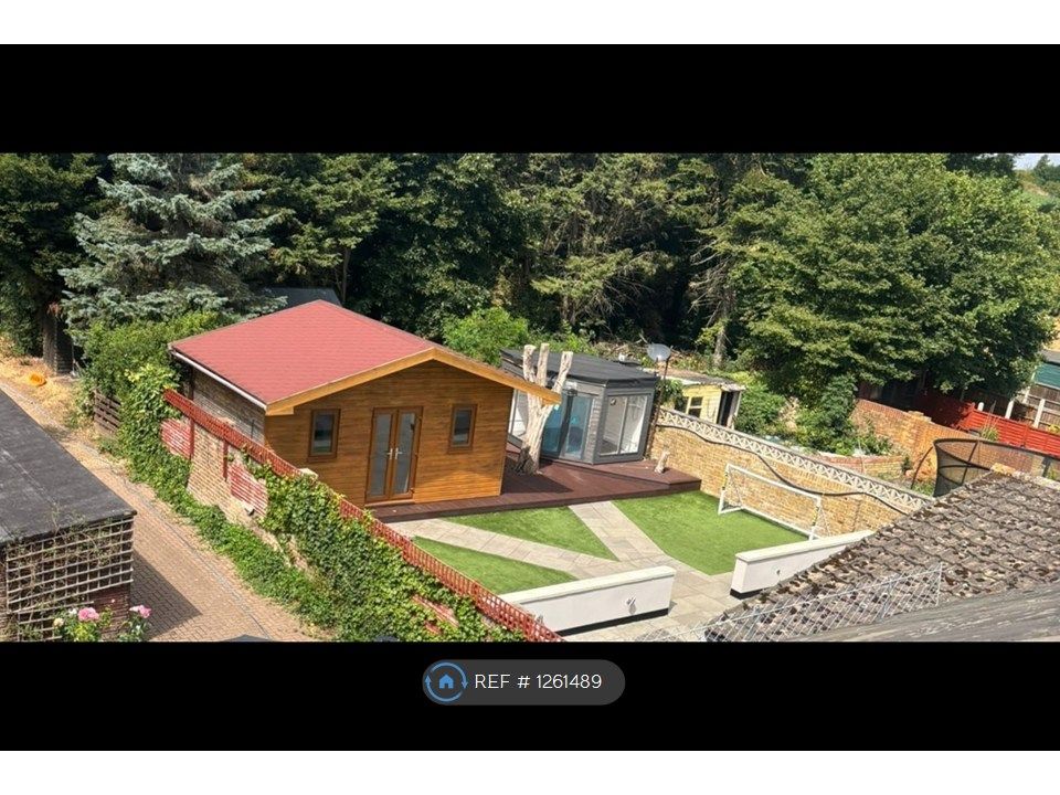 Property photo 3 of 33