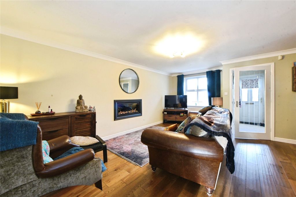 Property photo 2 of 26 Living Room