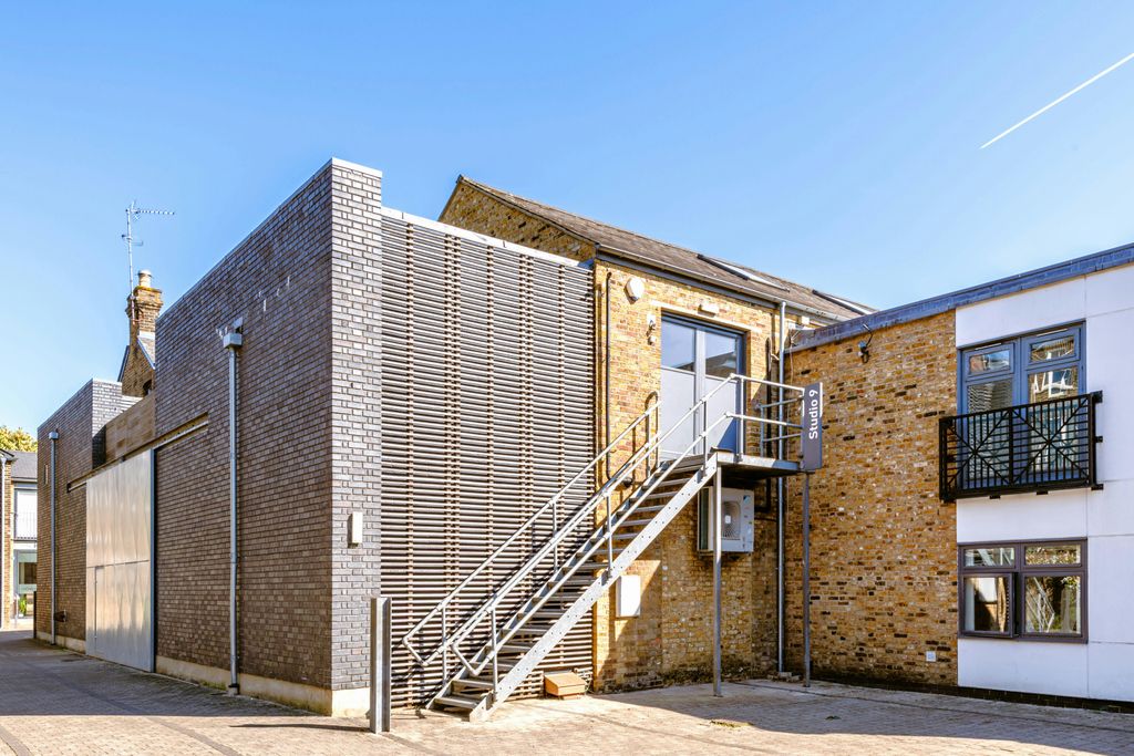 Property photo 1 of 11 A_St Pauls Cres 44 U9 14.Jpg