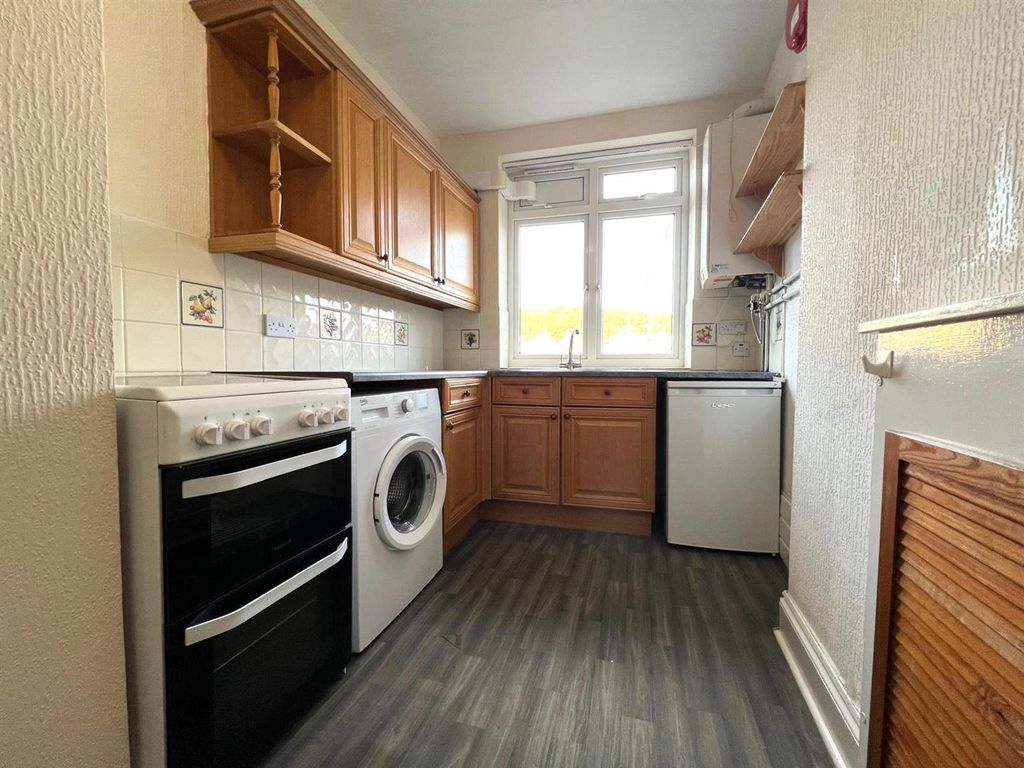 Property photo 3 of 8 Kitchen.Jpg