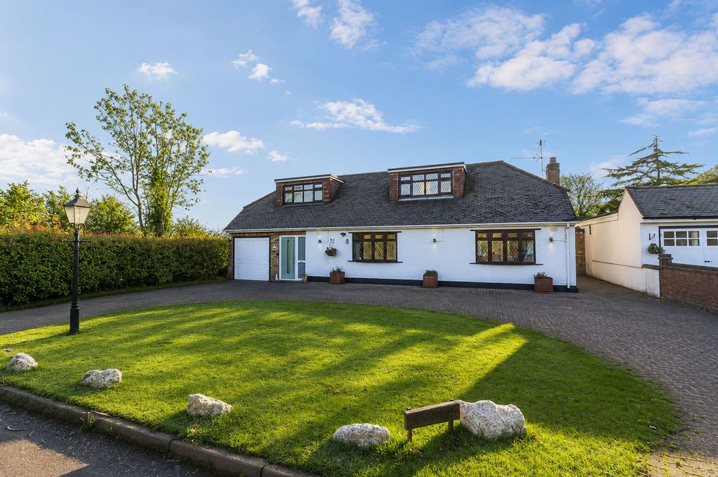 Property photo 1 of 32