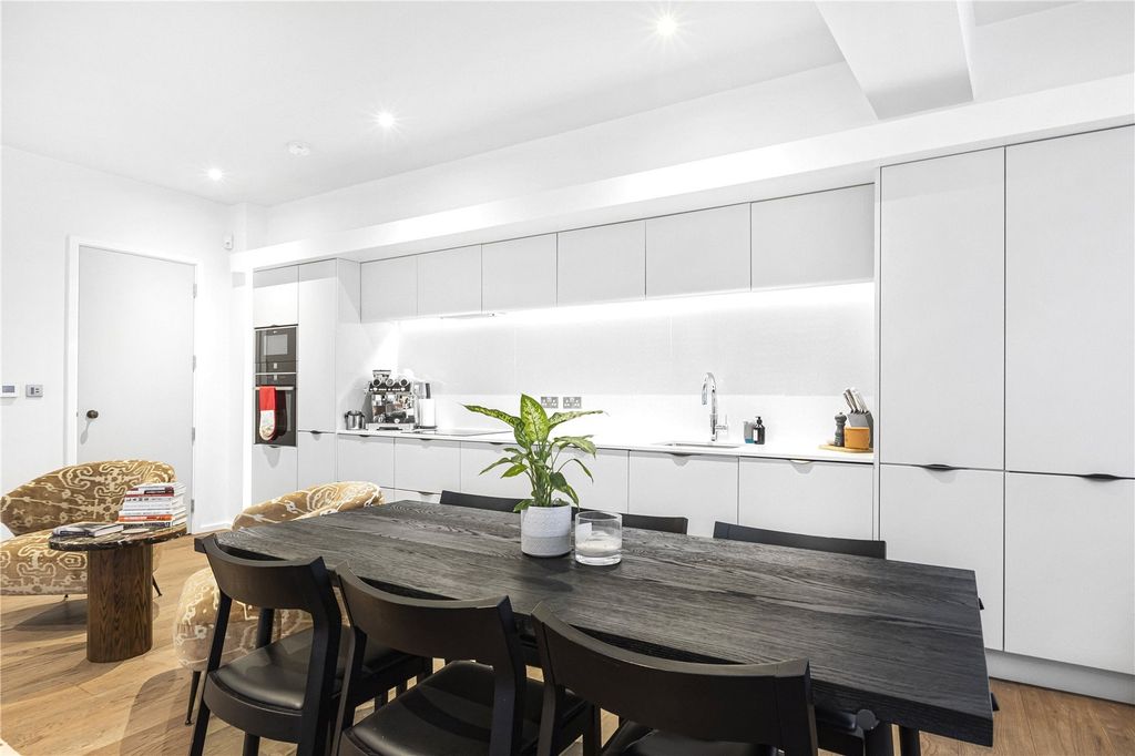 Property photo 2 of 22 Picture No. 54