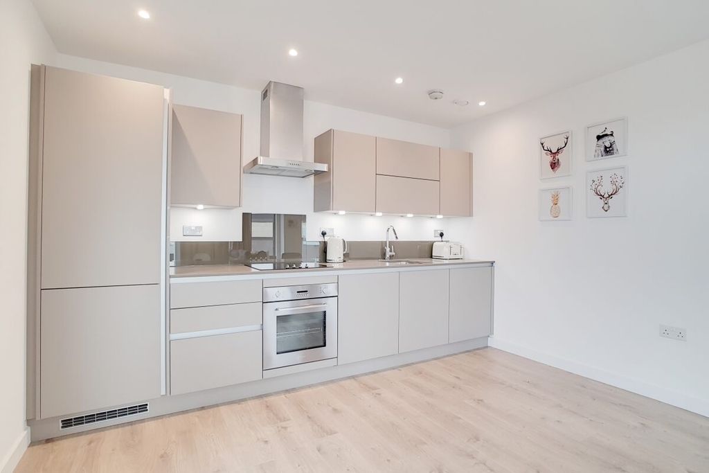 Property photo 2 of 11 5_Kitchen_Recepti...