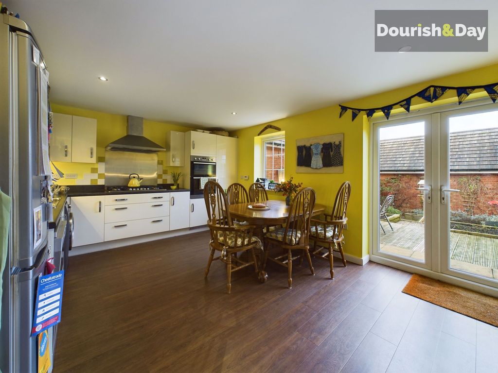 Property photo 3 of 16 Kitchen Diner