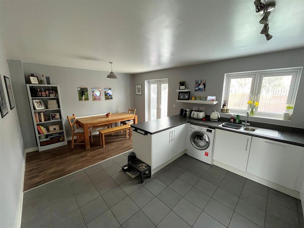 Property photo 3 of 13 Kitch2.Jpg