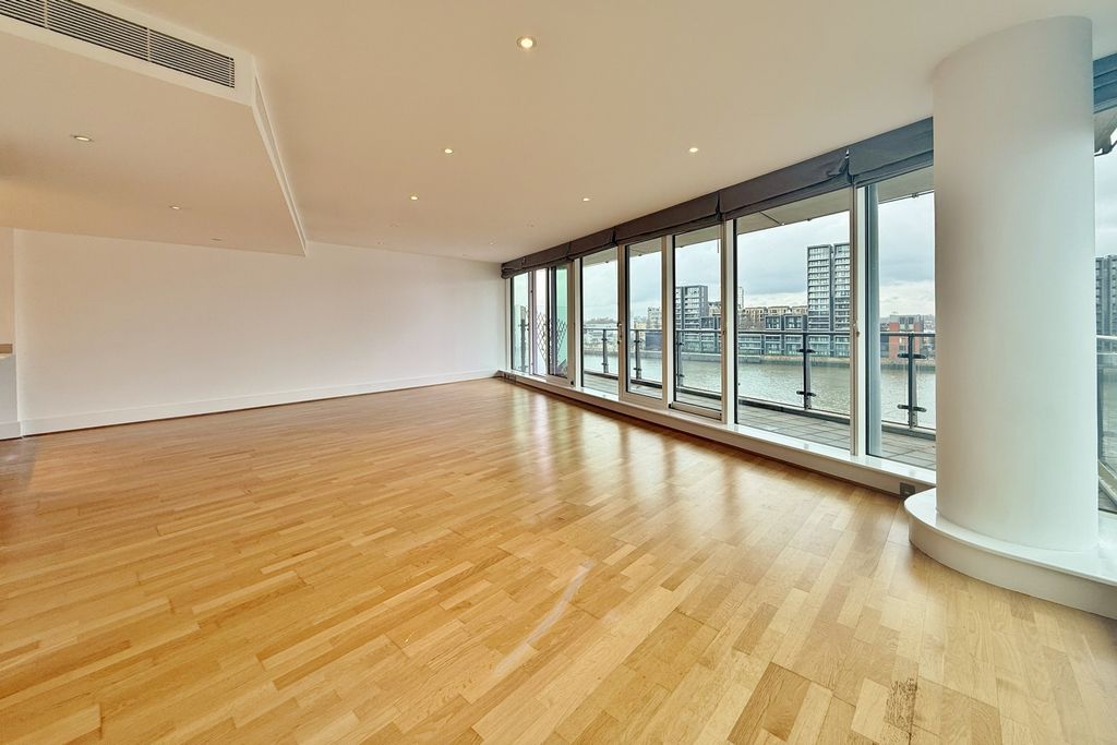 Property photo 1 of 19 Photo 8