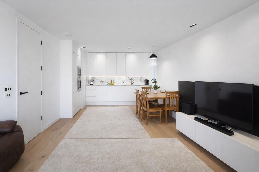 Property photo 2 of 9 Living Room 1.Png