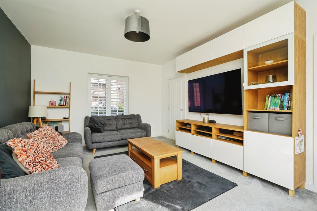 Property photo 3 of 21