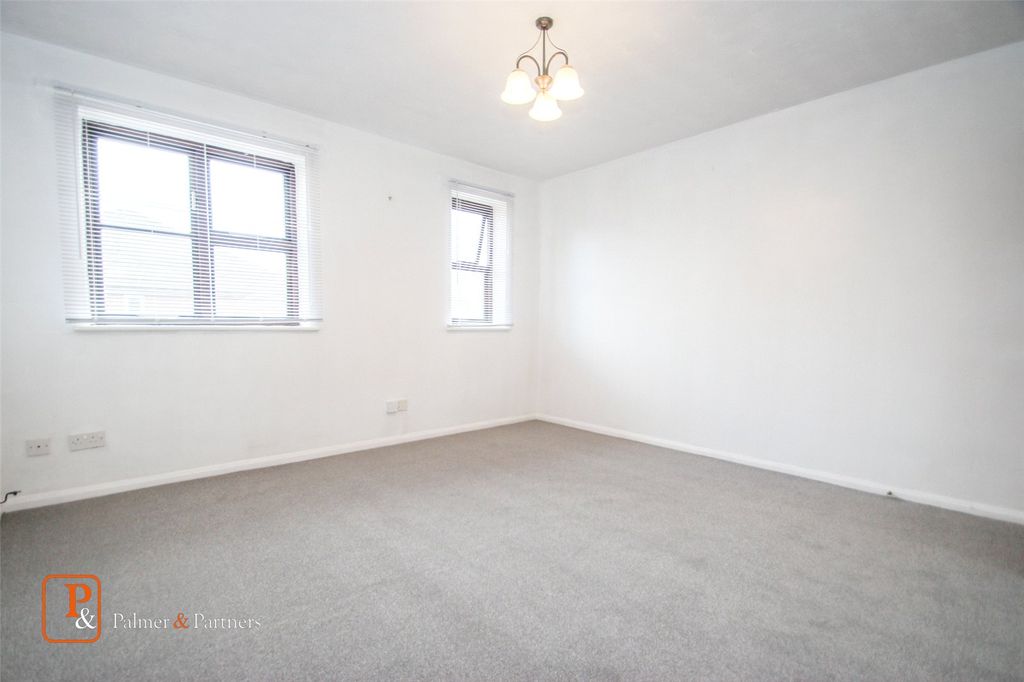 Property photo 2 of 7 Living Room