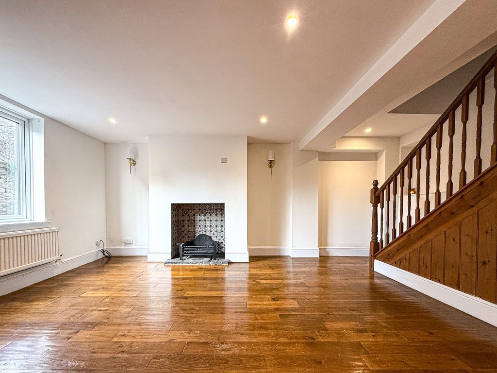 Property photo 2 of 9 4526873