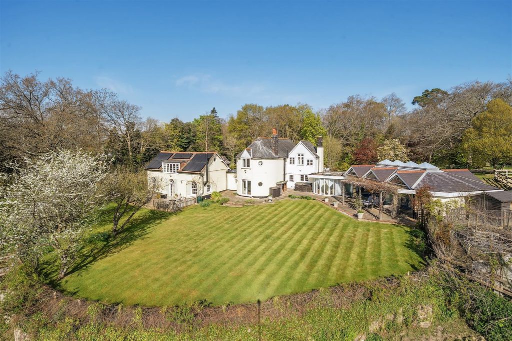 Property photo 1 of 40