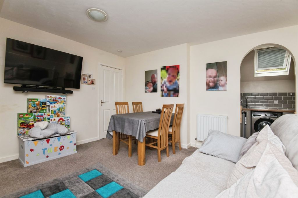 Property photo 2 of 16