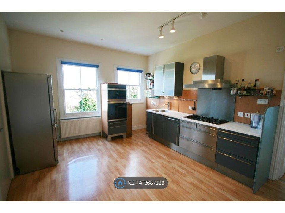 Property photo 1 of 9 Kitchen