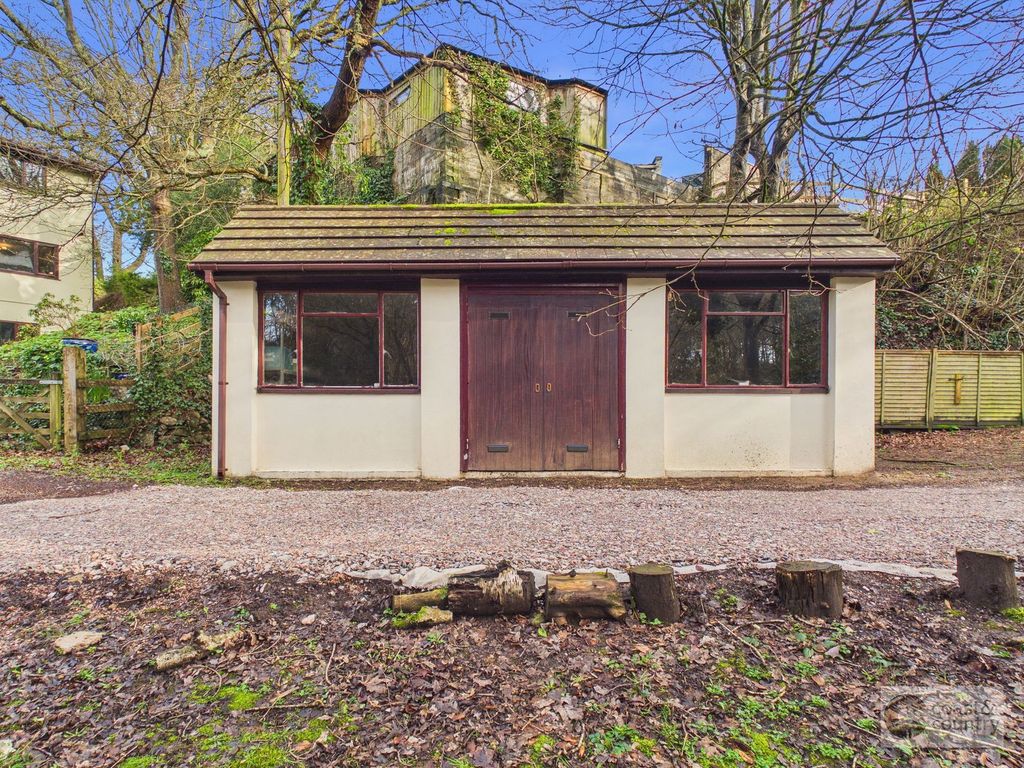 Property photo 3 of 6