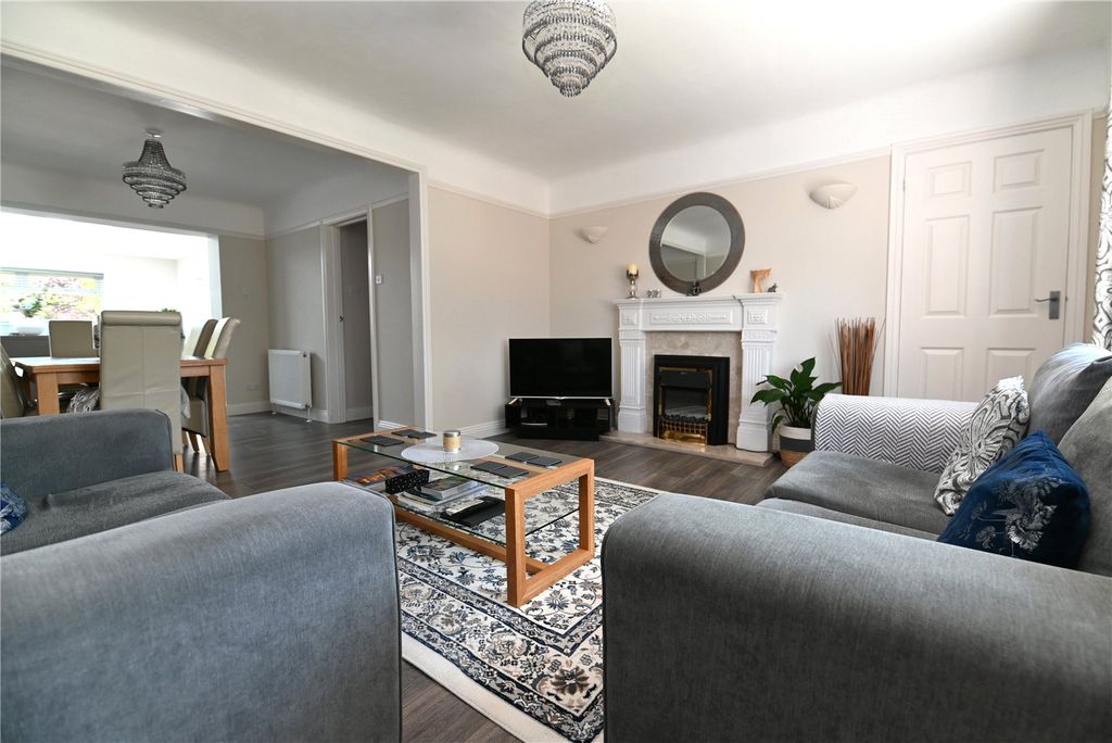 Property photo 2 of 20 Sitting Room