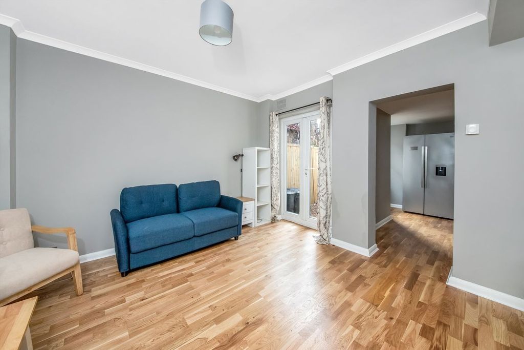 Property photo 2 of 6