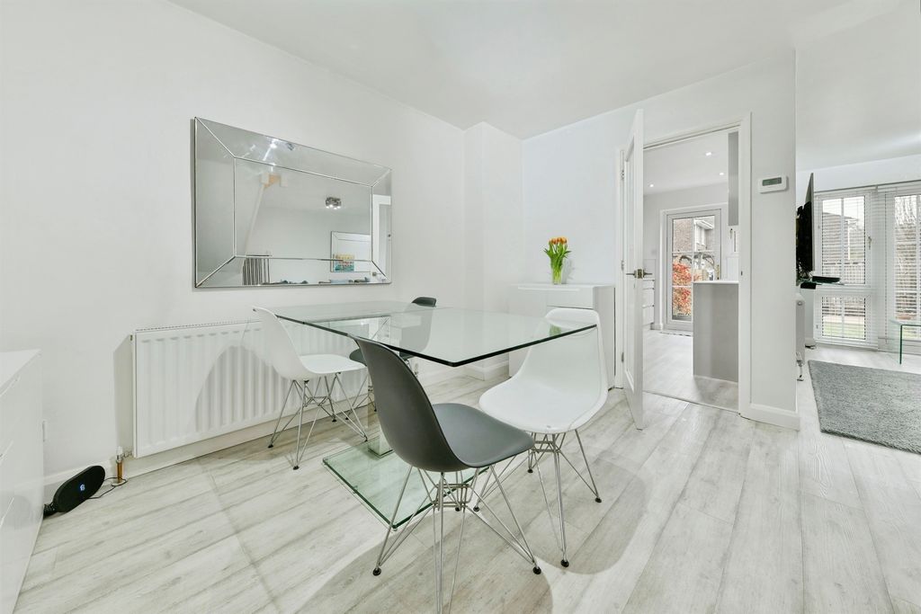 Additional image 4 of 4 bed terraced house for saleGlovers Close, Hertford SG13