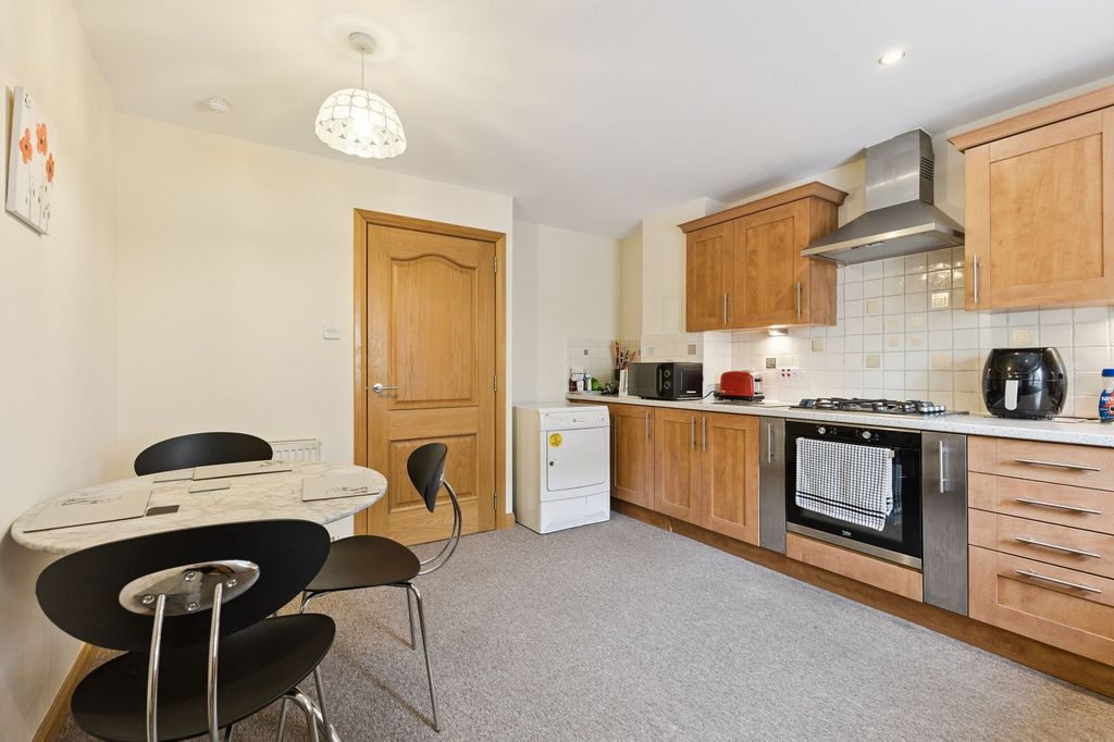 Additional image 8 of 2 bed flat for salePitheavlis Crescent, Oaklands Pitheavlis Crescent PH2