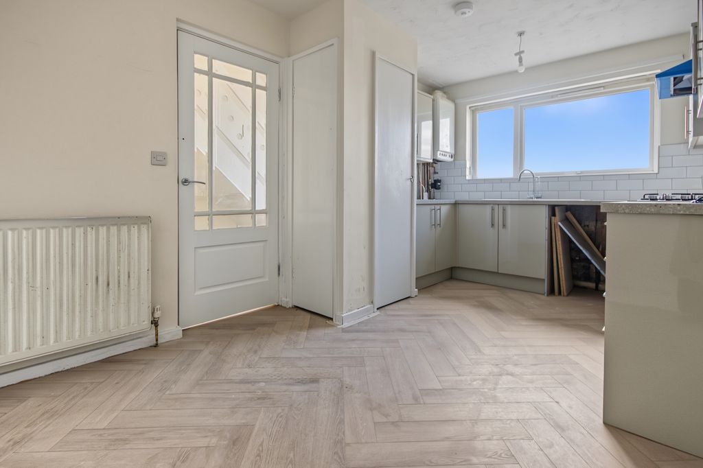 Property photo 2 of 14 14