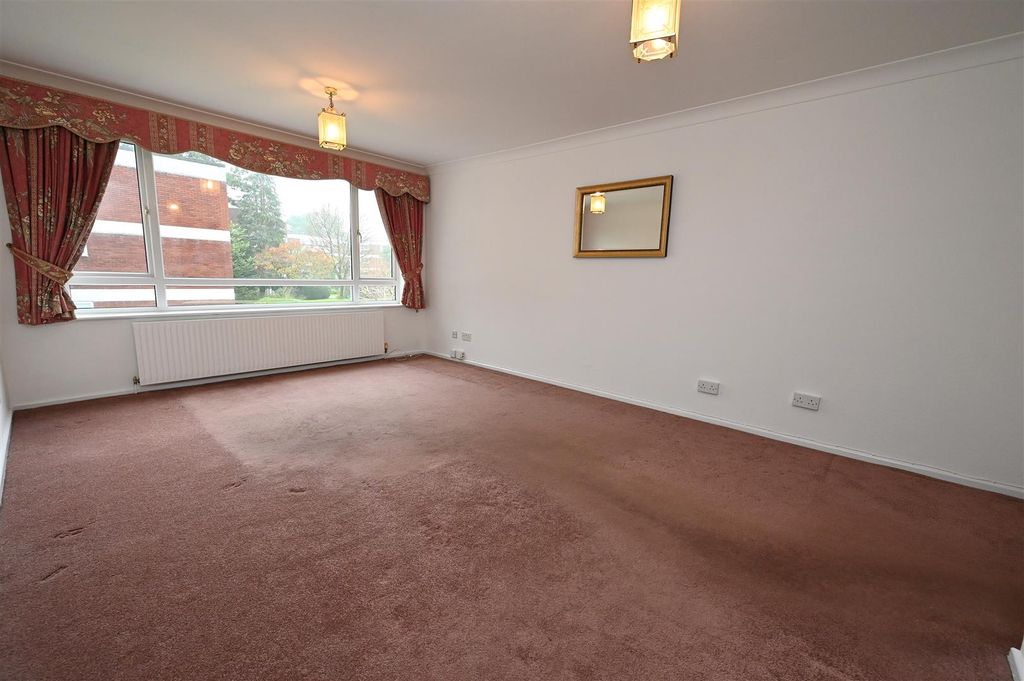 Property photo 3 of 16 Living Room1.Jpg