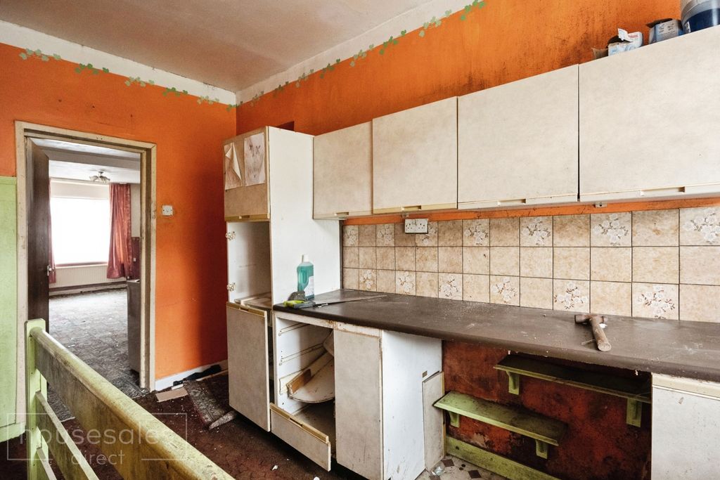 Property photo 2 of 24