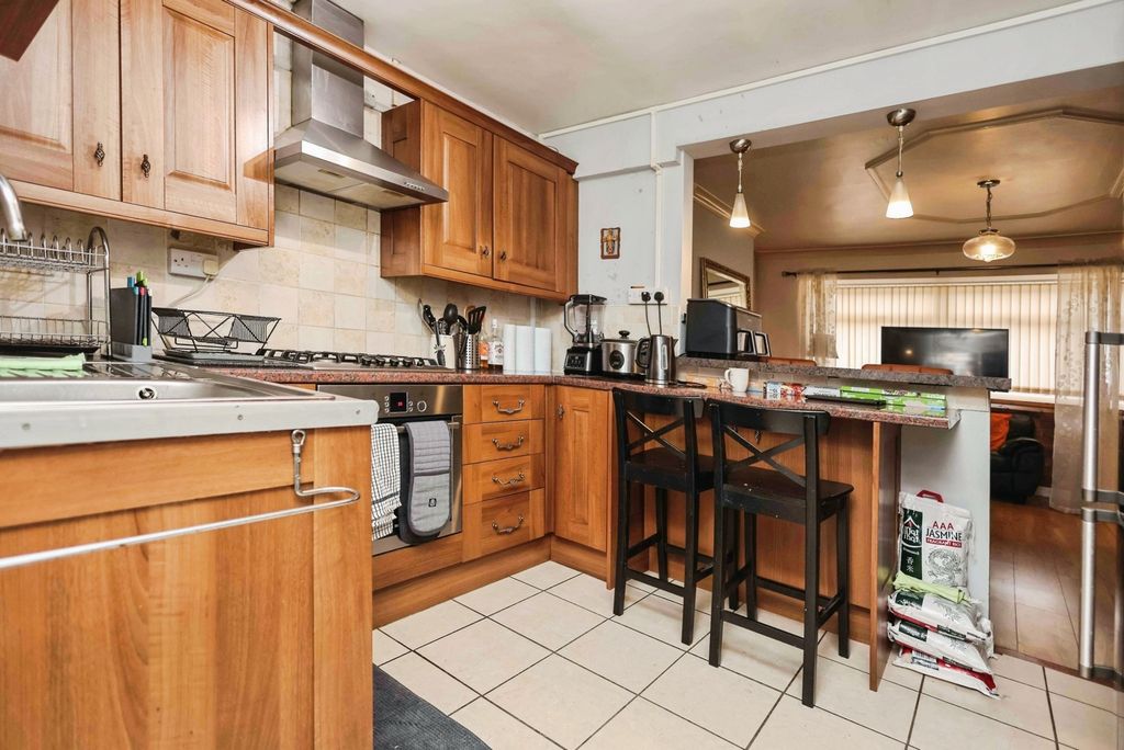 Property photo 3 of 15 Kitchen