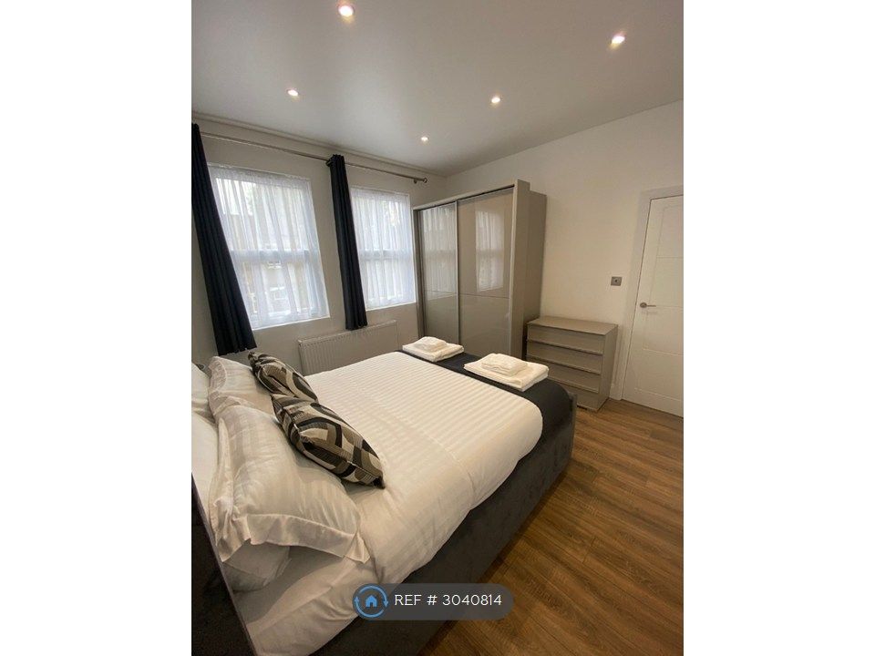 Property photo 3 of 12 Bedroom