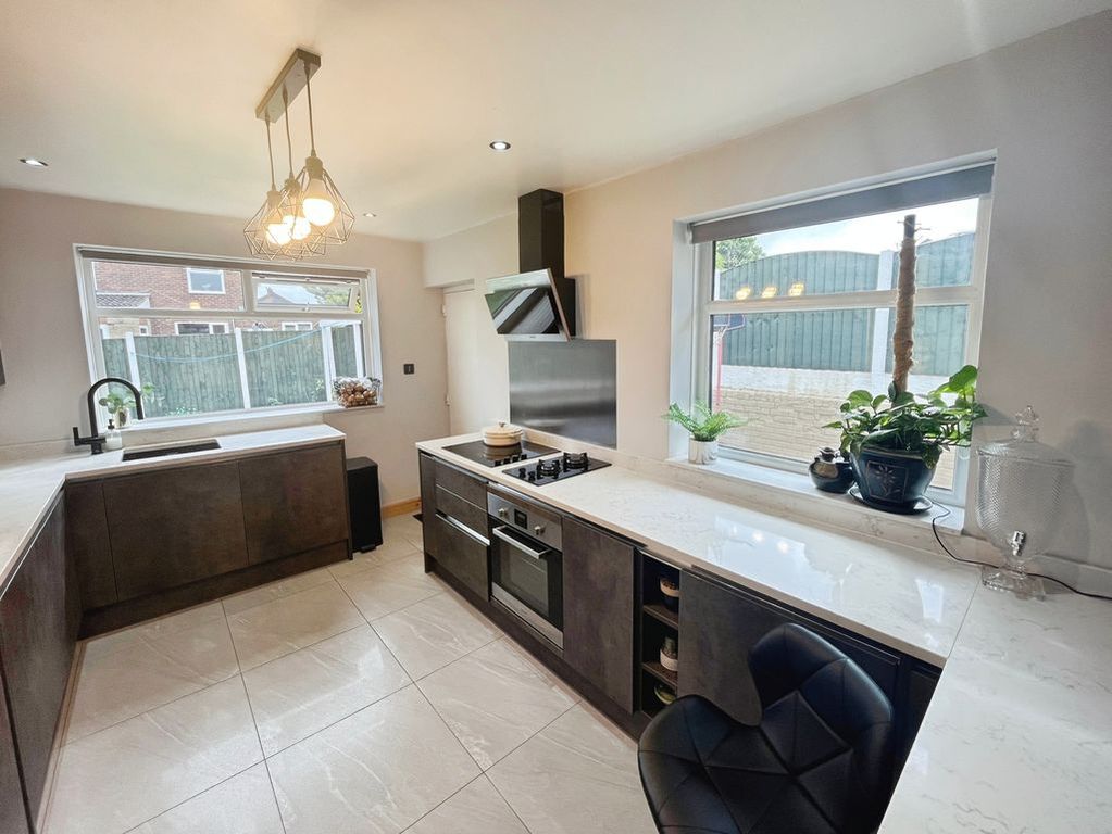 Property photo 2 of 17 Kitchen