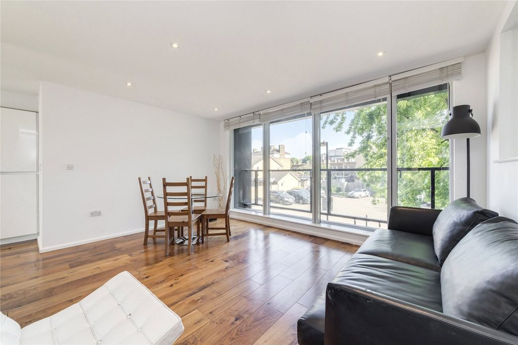 Property photo 3 of 14