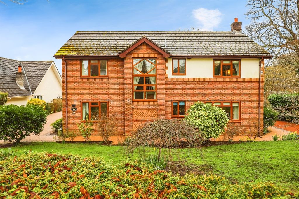 Property photo 2 of 32